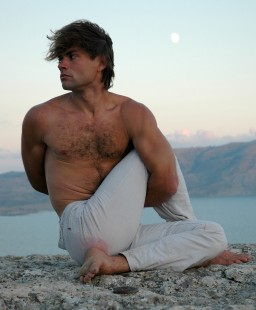 half-spinal-twist Yoga Half Spinal Twist Pose - Ardha Matsyendrasana